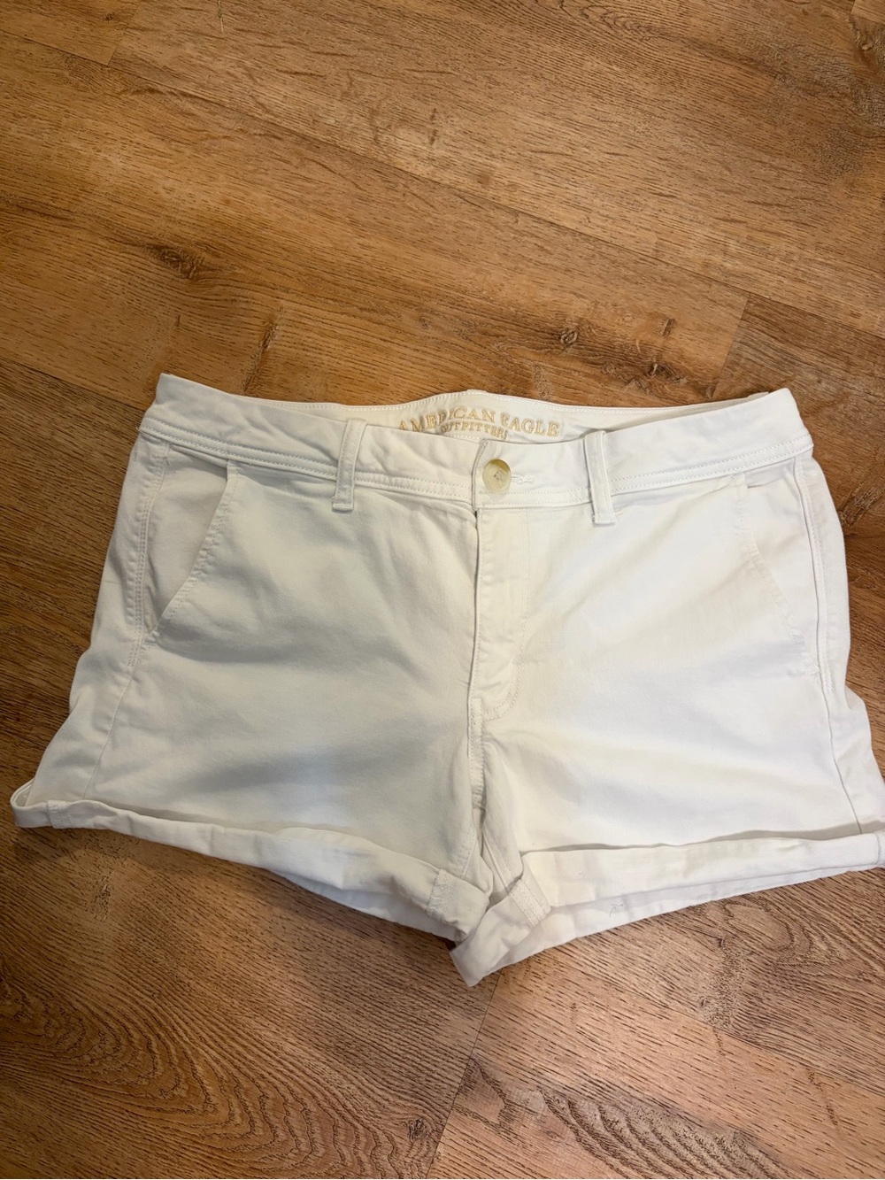 Women’s American Eagle Outfitters White Chino Cuffed Shorts Pockets Size 12